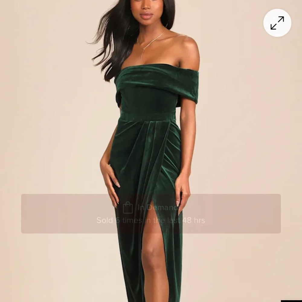 Brand New w/ tags Lulu's Off-Shoulder Velvet Dress in Deep Green